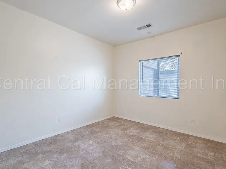 602 Voorhies Ln — Photo 9
