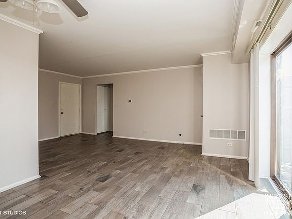 3rd image of 1460 Fairlane Dr APT 507