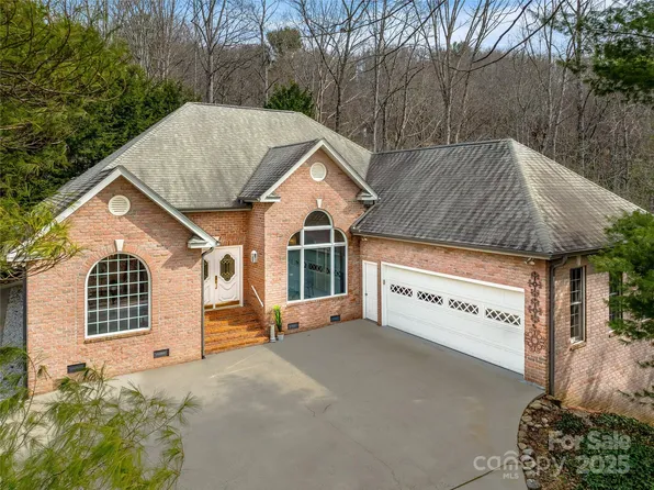 122 Eastmoor Dr, Asheville, NC 28805