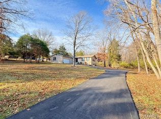 369 Cerny Ave, Eureka, MO 63025