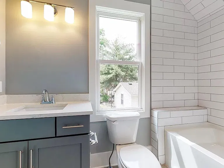 1011B S Douglas Ave — Photo 15