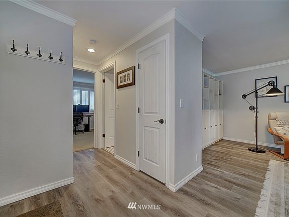 5th image of 20241 Vikings Crest Loop NE APT 6-301