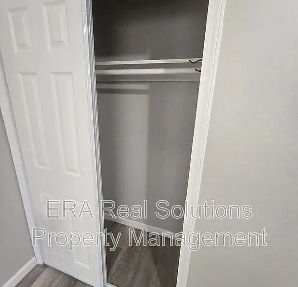 944 Leona Ave — Photo 7