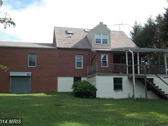 3rd image of 216 Crestview Dr