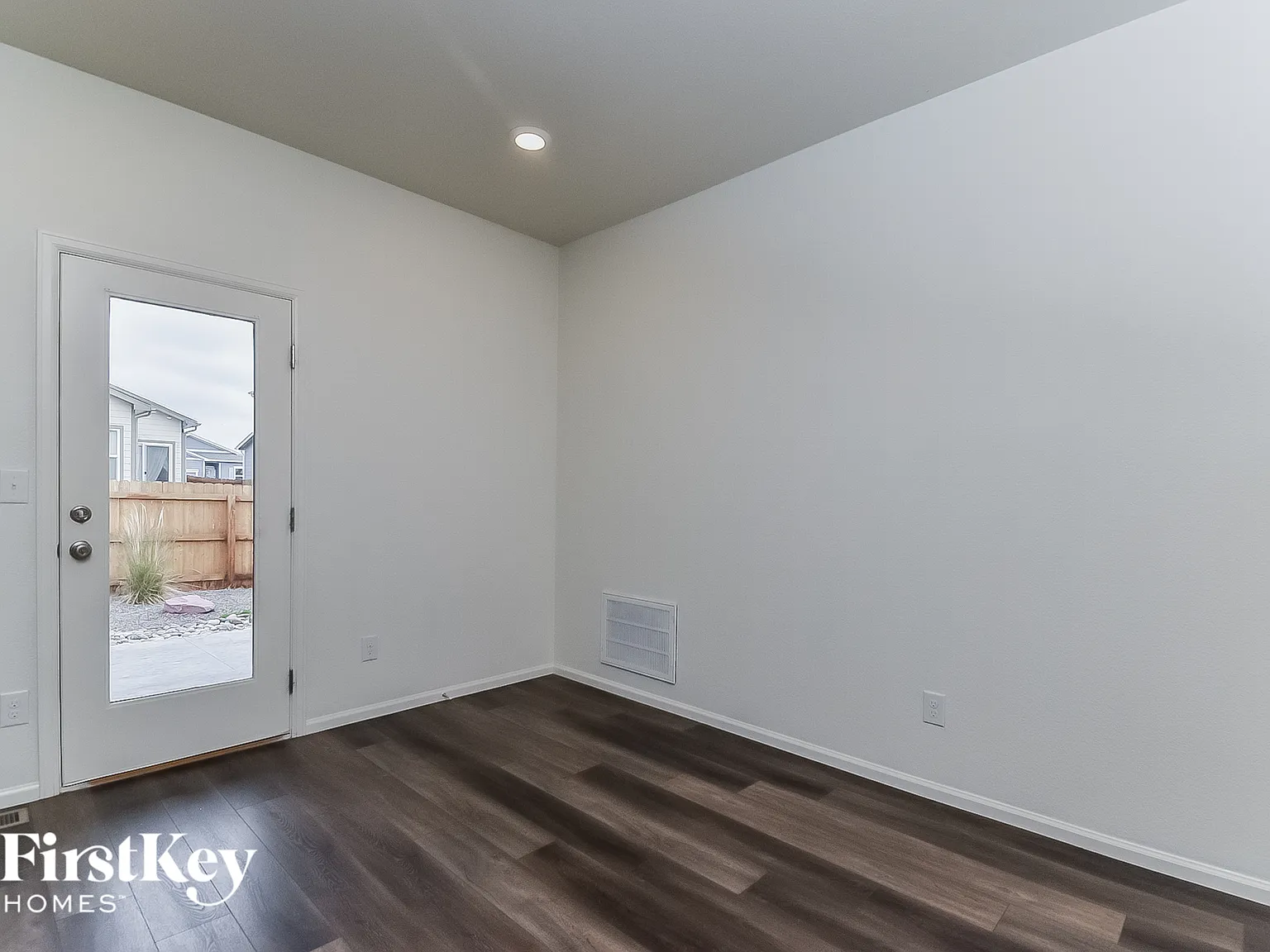 3 bed, 2.0 bath, 2030 sqft, $2,360 — Photo 4