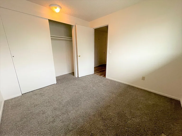 1330 S Ivy St — Photo 9