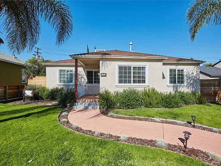17827 Burbank Blvd — Photo 2