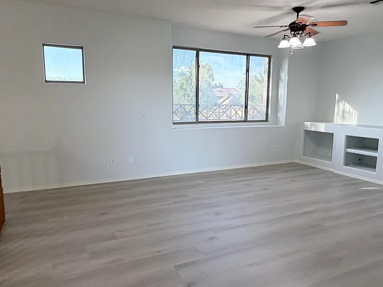 1289 E Iris Dr — Photo 21