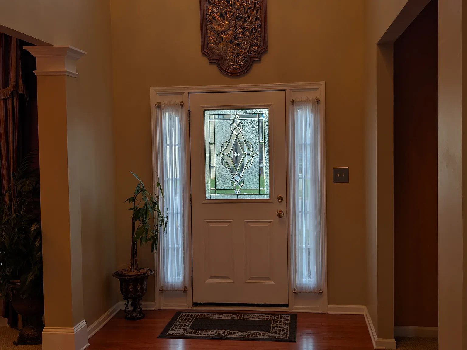 4 bed, 2.5 bath, 2560 sqft, $2,600 — Photo 4