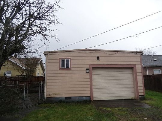 2nd image of 705 S 50th St