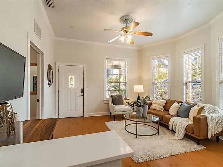 2302 W Saint Louis St — Photo 5