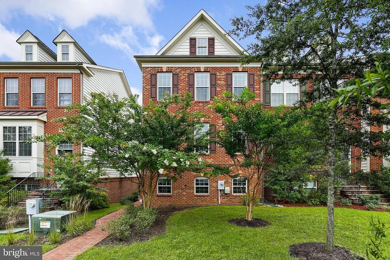 4 bed, 3.5 bath, 2172 sqft, $3,350 — Photo 1