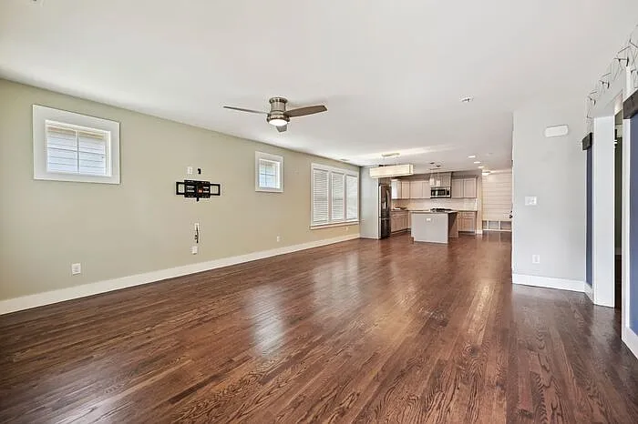 3 bed, 2.0 bath, 1436 sqft, $2,495 — Photo 3