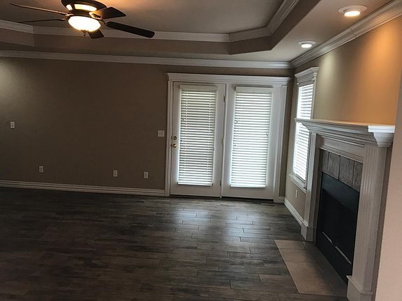 2nd image of 510 Garden Lake Dr #2