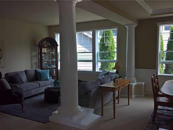 4th image of 7617 Huckleberry Way SE