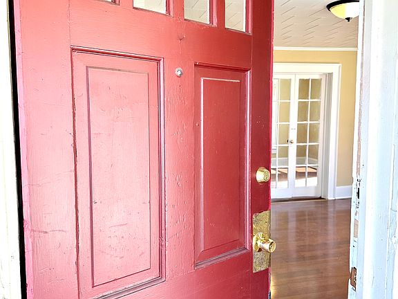 3rd image of 125 Mill St #1