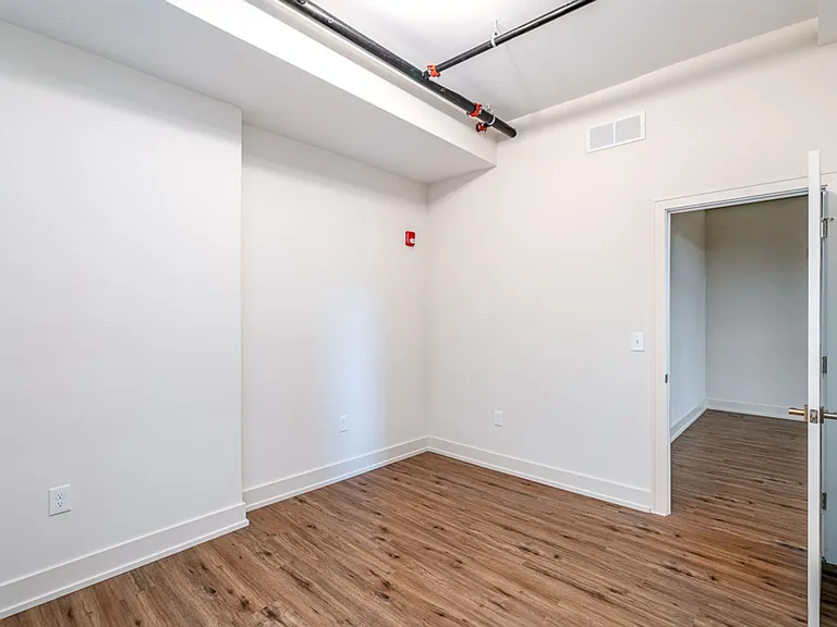 875 Michigan Ave — Photo 12