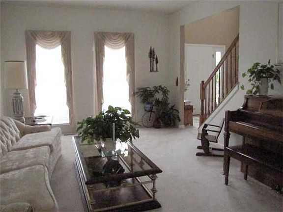 4th image of 28 Helmsford Way