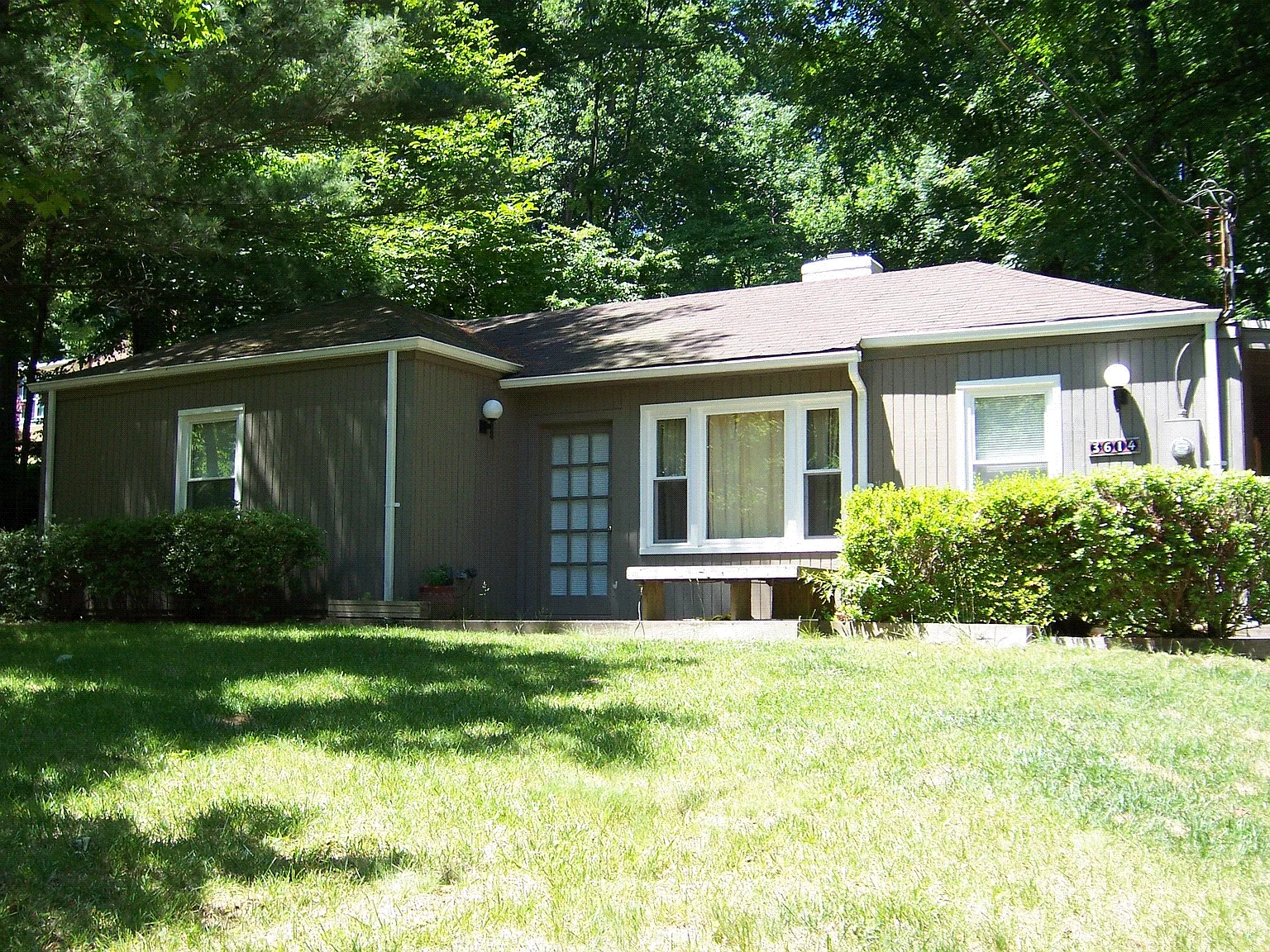 2 bed, 765 sqft, $2,150 — Photo 2