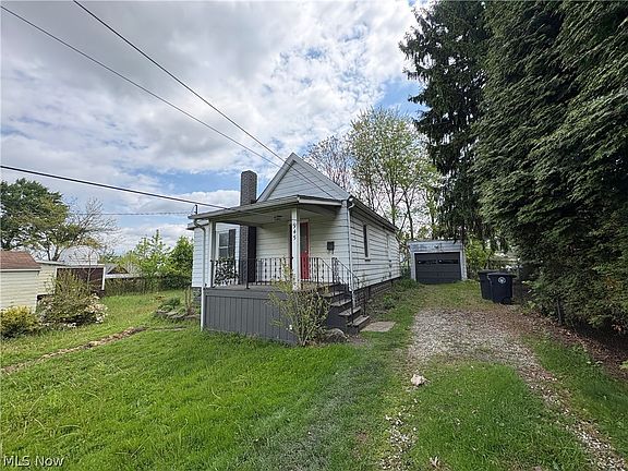 2nd image of 945 Davis St