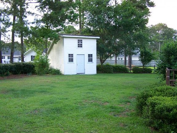 2nd image of 1407 Forest Way