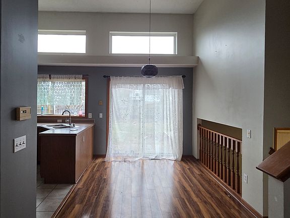5th image of 4756 Meadow Lake Dr SE