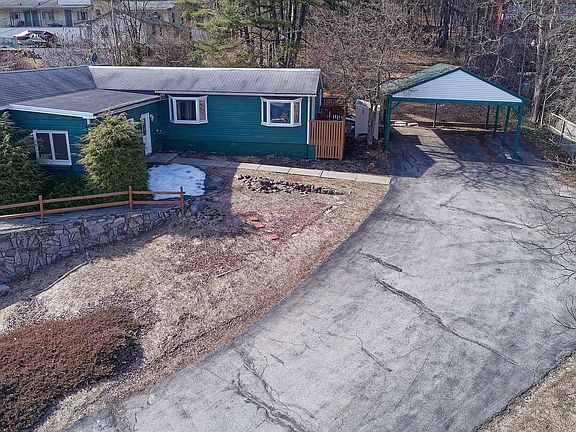 2nd image of 3023 Lake Shore Dr