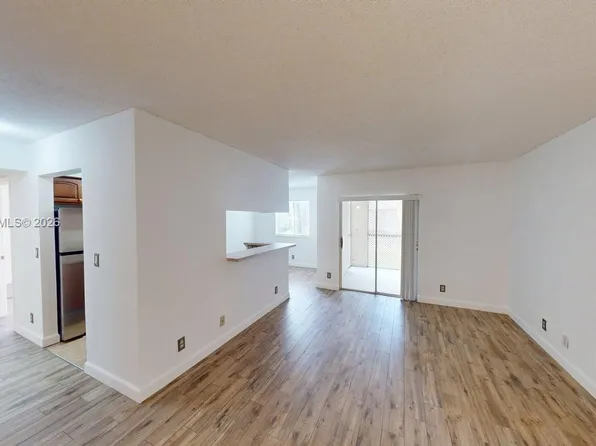 9855 Westview Dr APT 717, Coral Springs, FL 33076