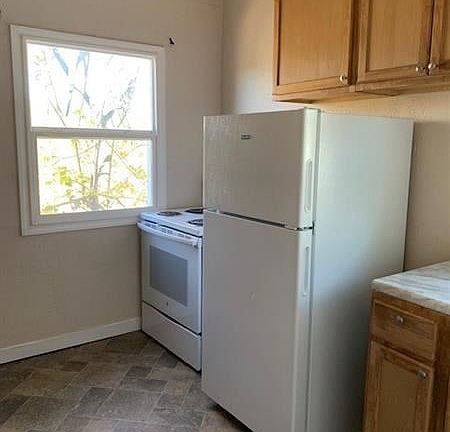 2nd image of 203 N 2nd St APT 2