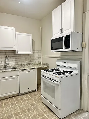 741 Ponce De Leon Ct NE #8 Photo 1