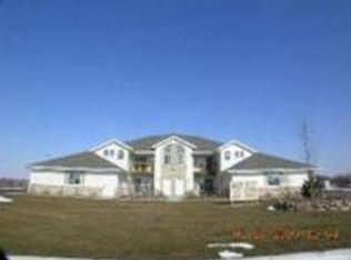 4068 Creekside Dr, Janesville, WI 53548