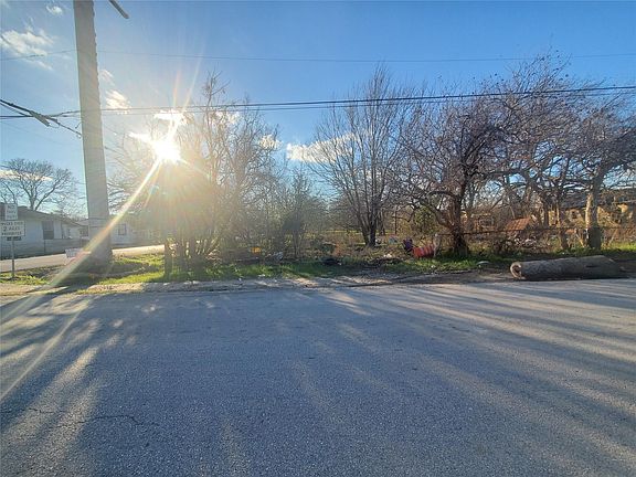 4th image of 339 Pennsylvania St