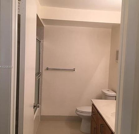 2nd image of 100 Lakeview Dr APT 111