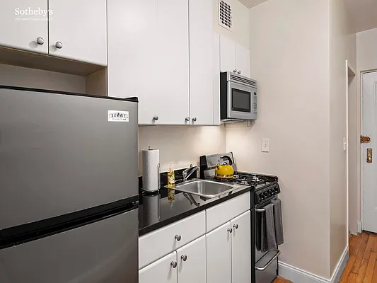 Rented by Sotheby's International Realty | media 13