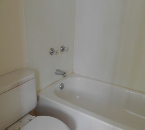 5th image of 1116 E 5th St