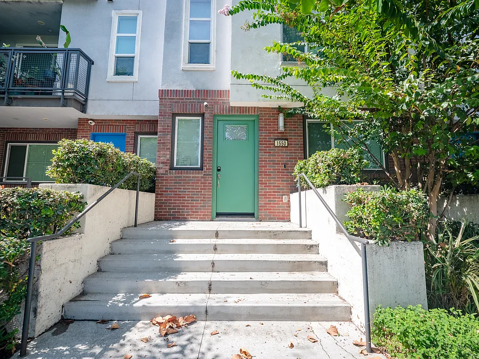 1550 Cameron Ave