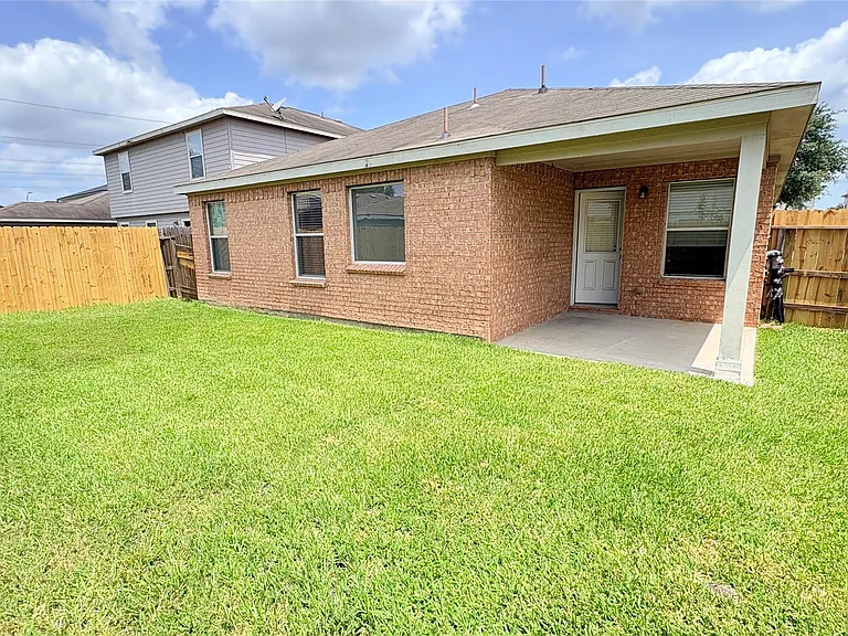 19319 Jordans Landing Ln — Photo 24