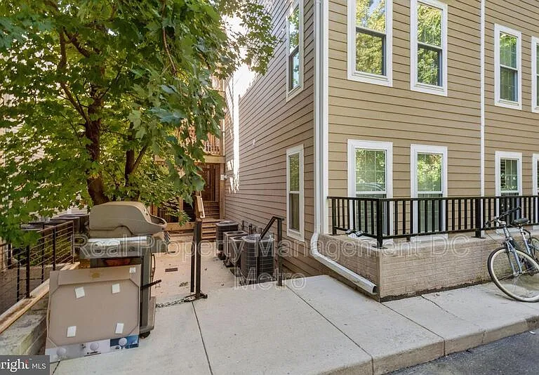 3925 Fulton St NW #2 — Photo 21