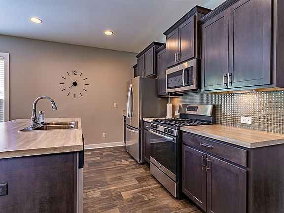 5th image of 7089 Oakpark Dr