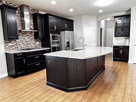 5th image of 12142 Calumet Farm Dr