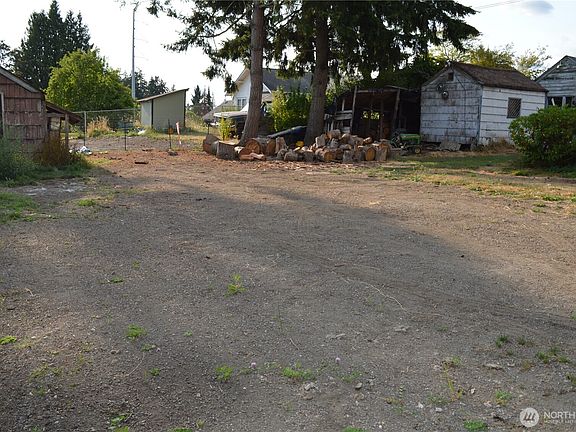 4th image of 1016 S 72nd