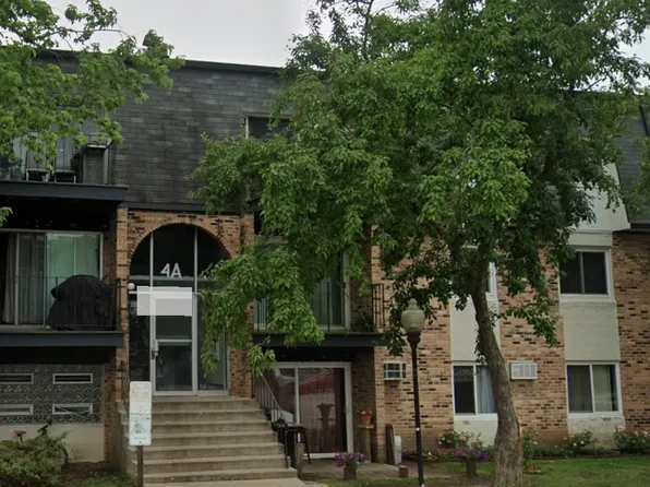 4A E Dundee Quarter Dr Unit 207, Palatine, IL 60074