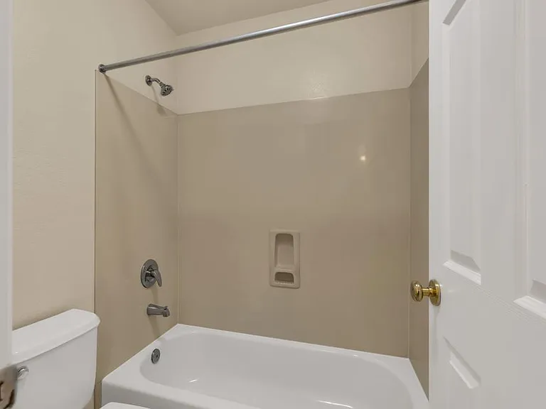 2015 P St #8 — Photo 15