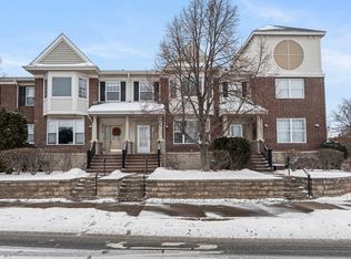 8014 Golden Valley Rd, Golden Valley, MN 55427