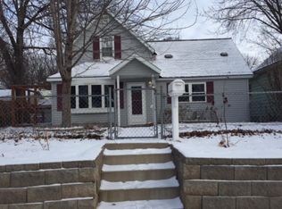 216 Riverside Dr NE, Saint Cloud, MN 56304