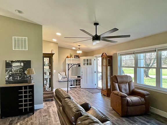 3rd image of 32648 Cobb Harriman Rd