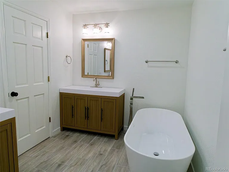 5927 S Yates Ct — Photo 16