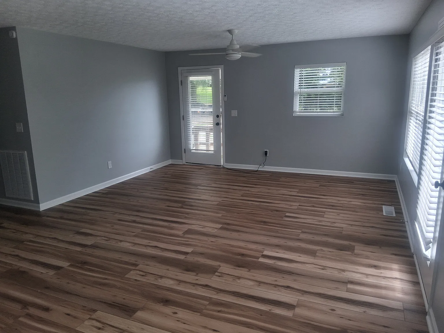 2 bed, 1272 sqft, $1,800 — Photo 4