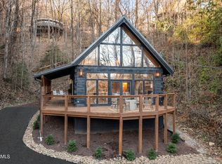 1138 Alpenrose Rd, Gatlinburg, TN 37738
