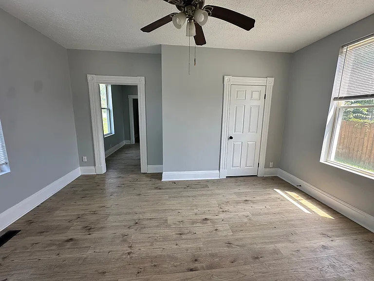 684 Williams Ave — Photo 8